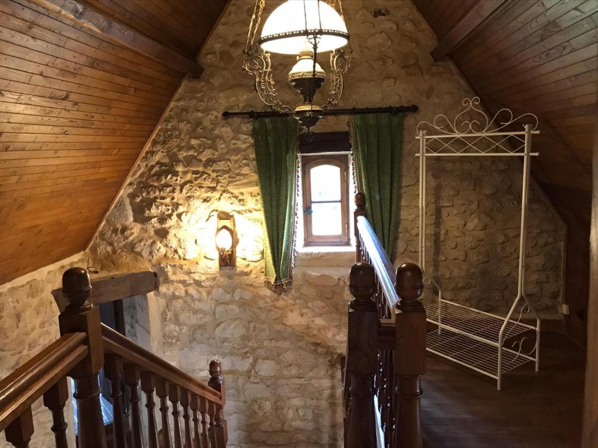 לה בוג Le Petit Chateau - Adults Only Property מראה חיצוני תמונה