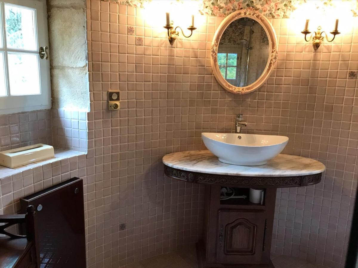 לה בוג Le Petit Chateau - Adults Only Property מראה חיצוני תמונה