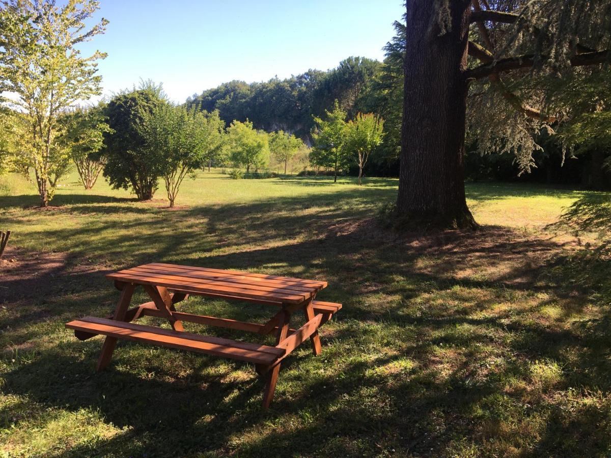 לה בוג Le Petit Chateau - Adults Only Property מראה חיצוני תמונה