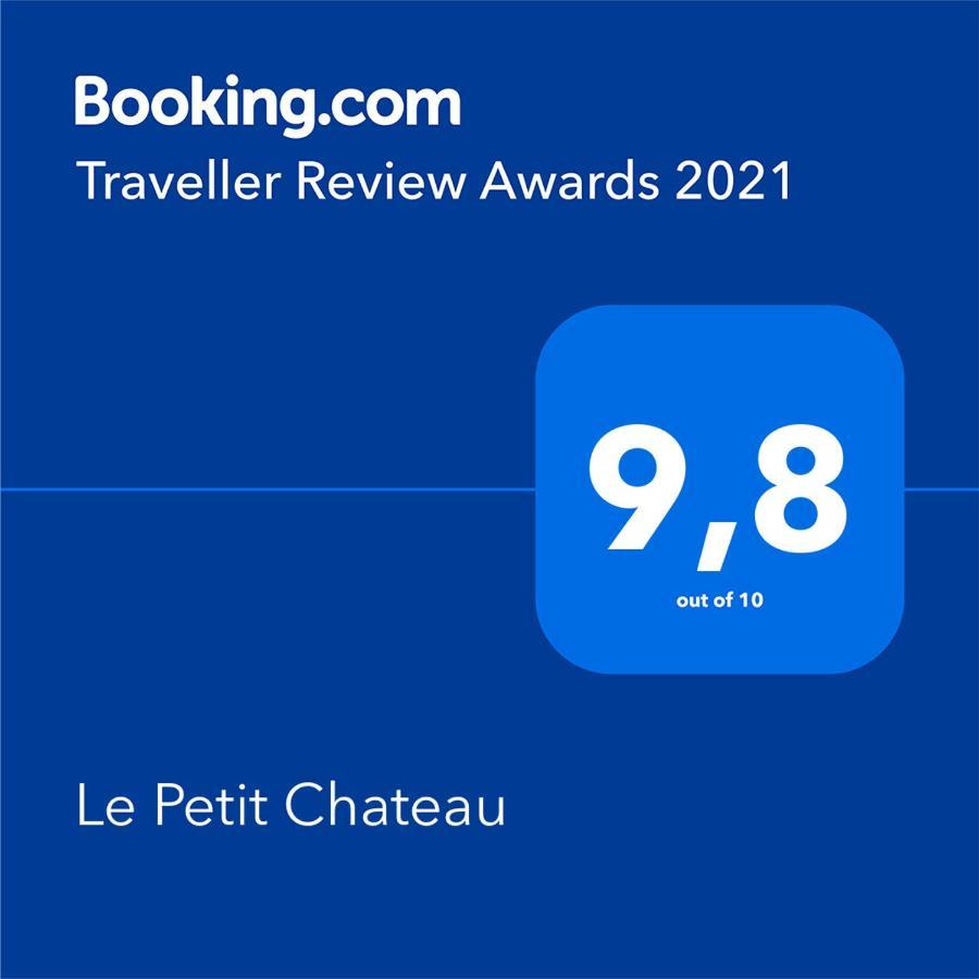 לה בוג Le Petit Chateau - Adults Only Property מראה חיצוני תמונה