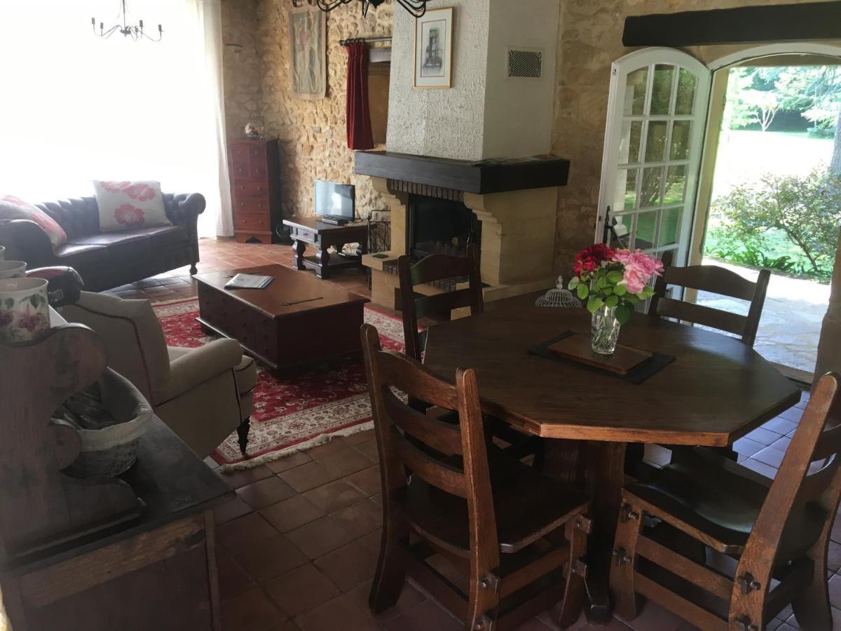 לה בוג Le Petit Chateau - Adults Only Property מראה חיצוני תמונה