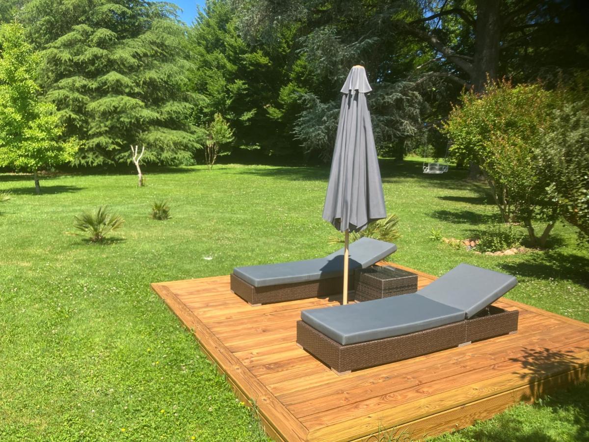 לה בוג Le Petit Chateau - Adults Only Property מראה חיצוני תמונה