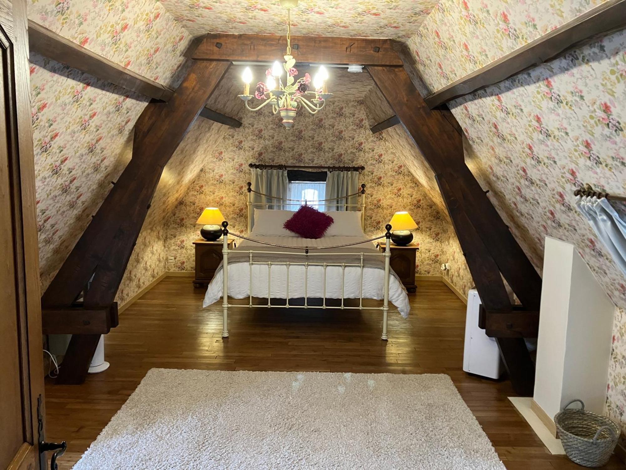לה בוג Le Petit Chateau - Adults Only Property מראה חיצוני תמונה